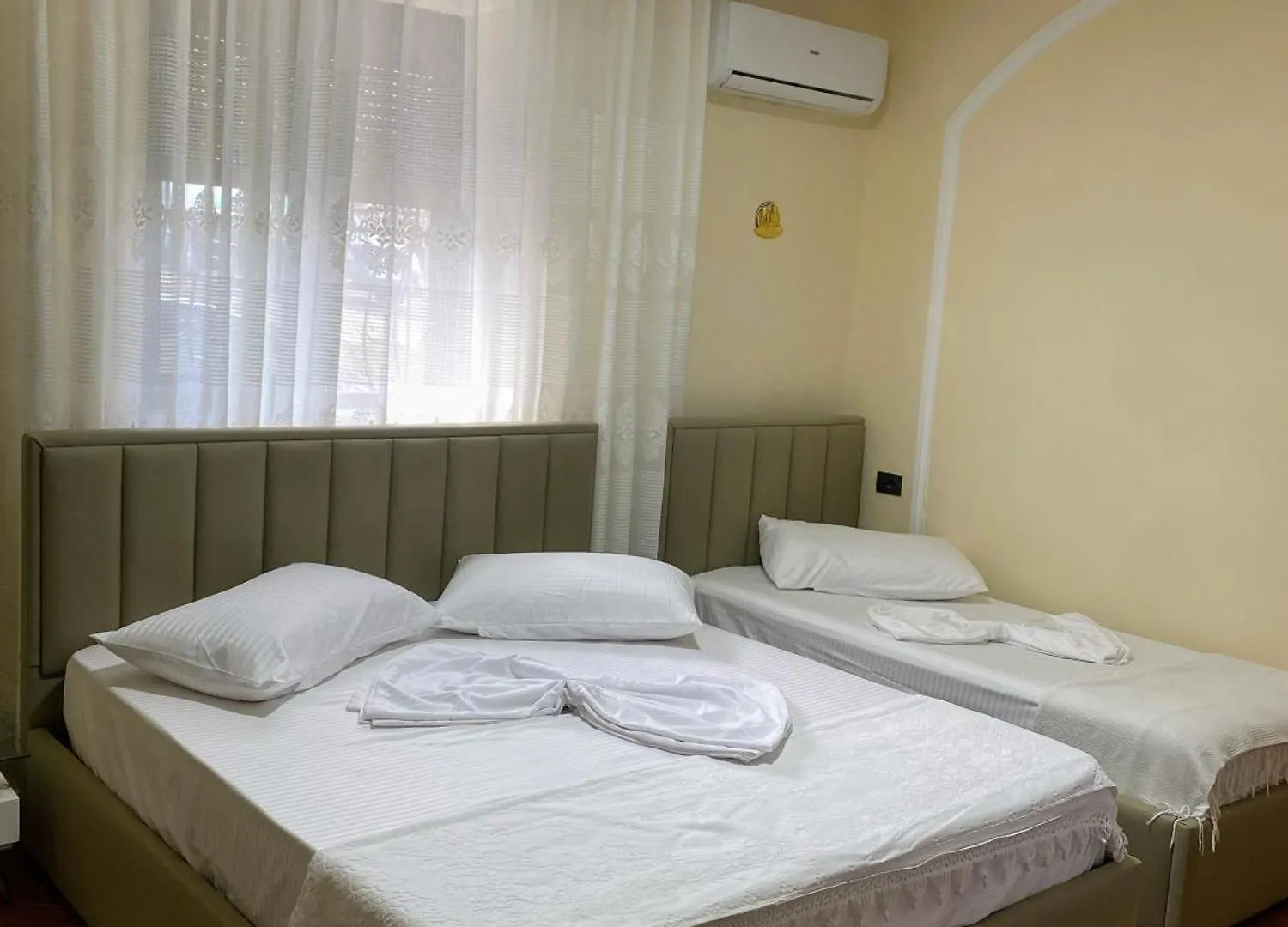 Apartament Aron'S House Krujë