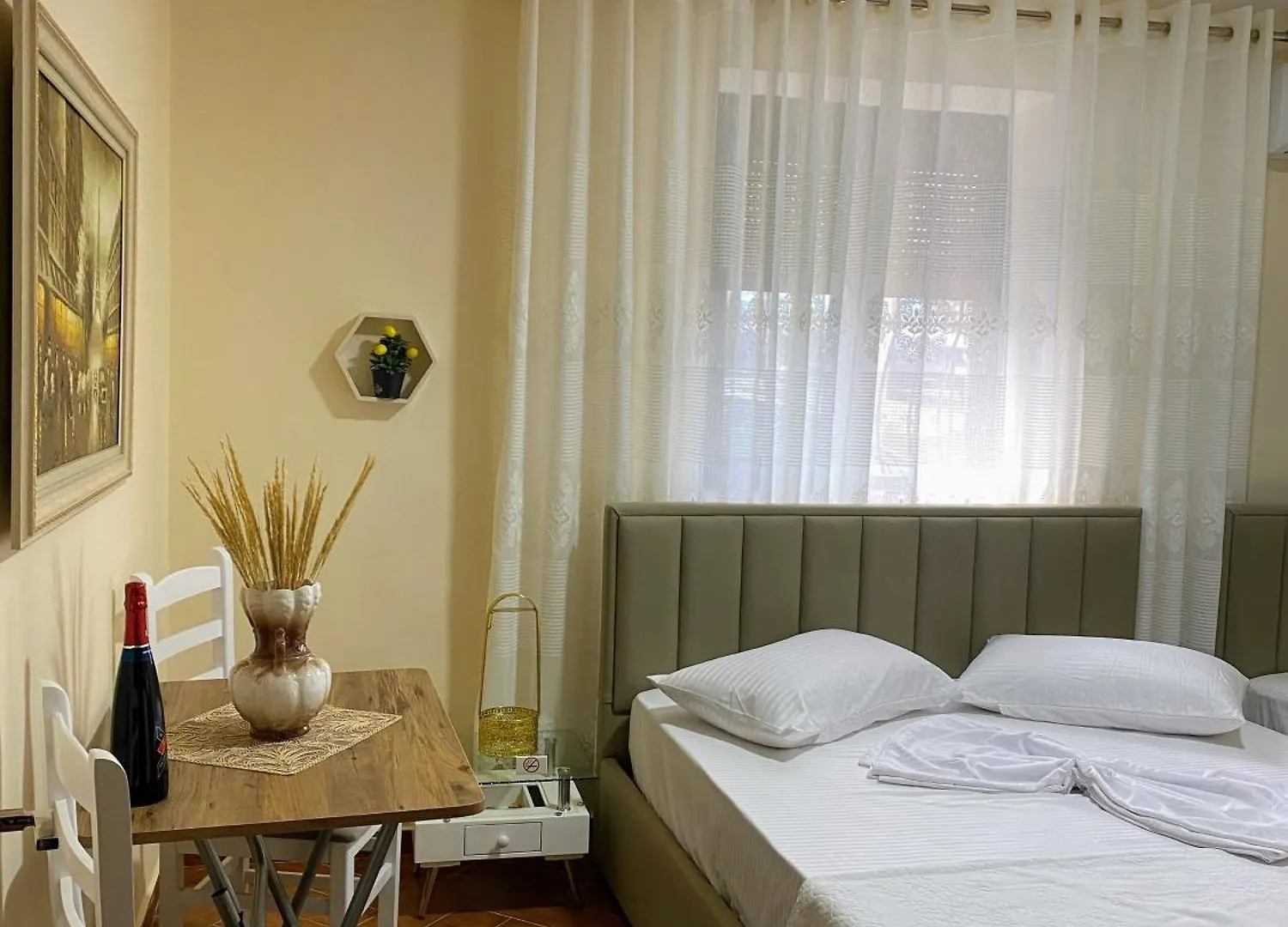 Apartament Aron'S House Krujë Albania